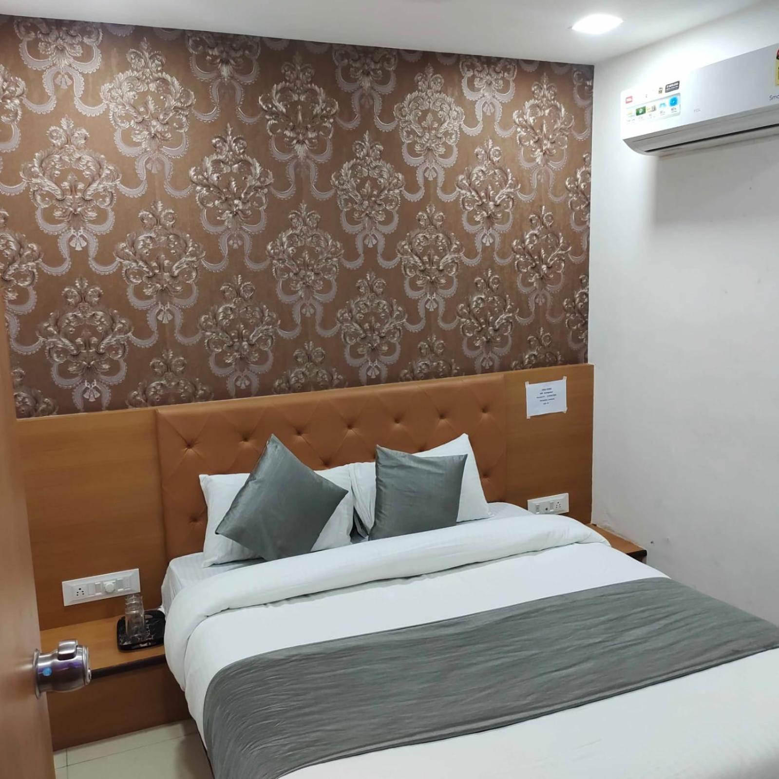 Hotel Globle ヴァドーダラー エクステリア 写真